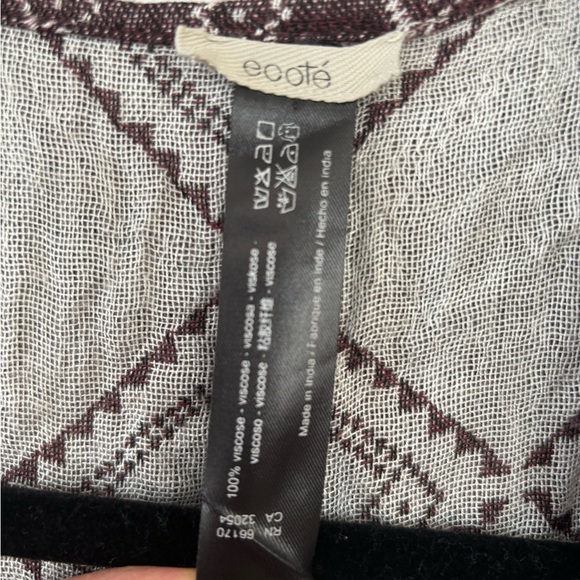 Ecote Shawl Wrap - Picture 4 of 5